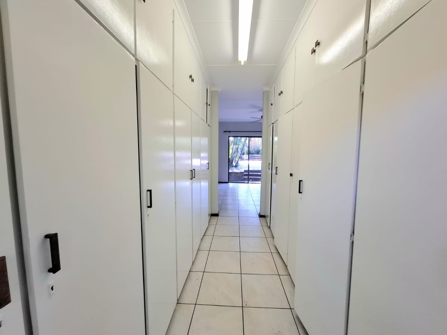 4 Bedroom Property for Sale in Nahoon Valley Park Eastern Cape
